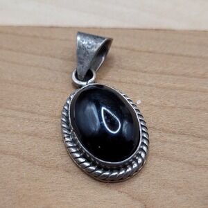Vintage Taxco Mexico 925 Sterling Silver Black Onyx Oval Pendant Rope Detail